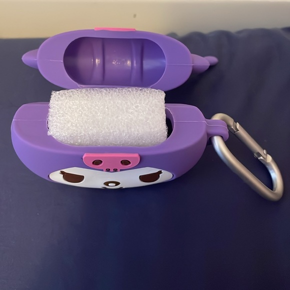 Sanrio Kuromi AirPods case - Picture 3 of 4